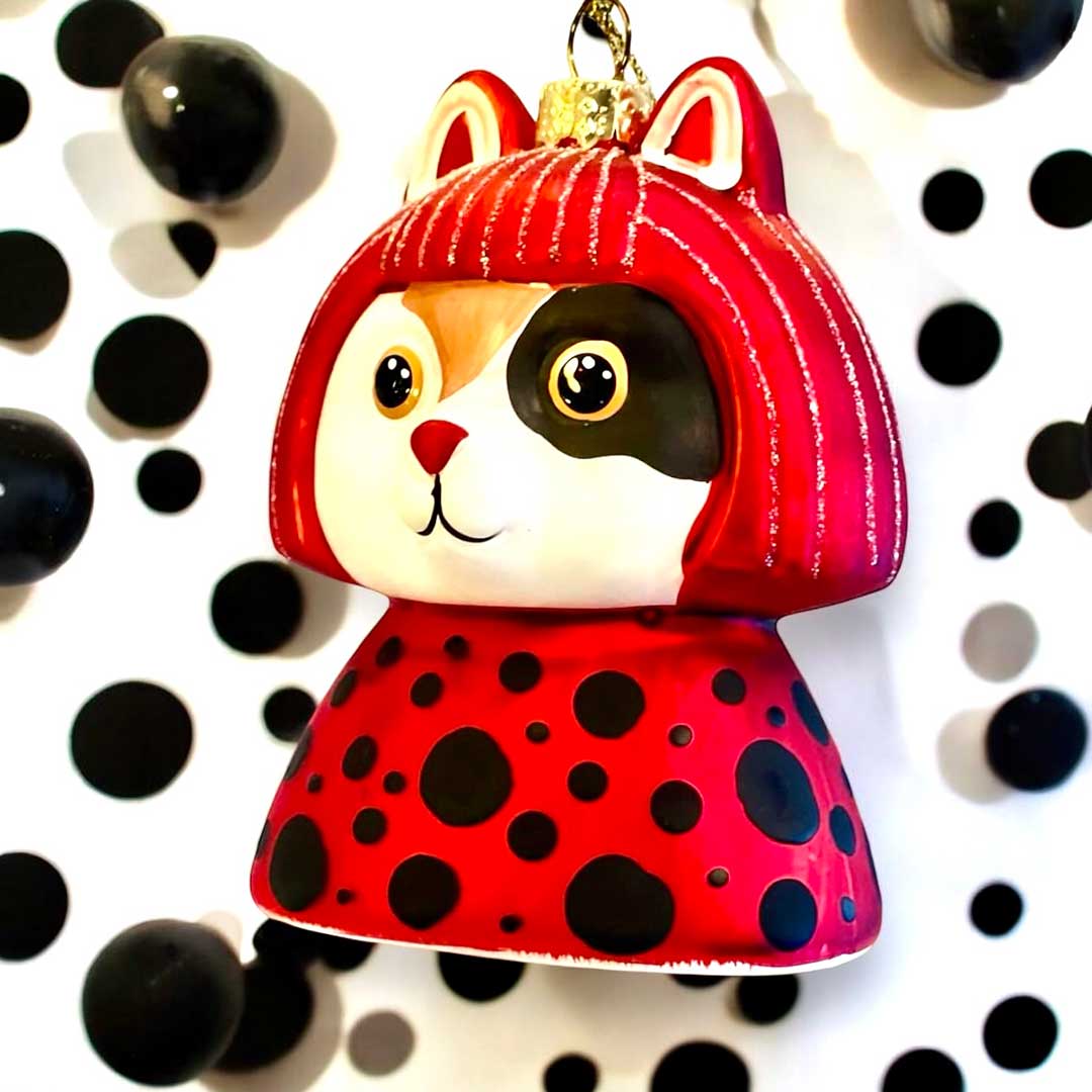 Kitschy cat ornament